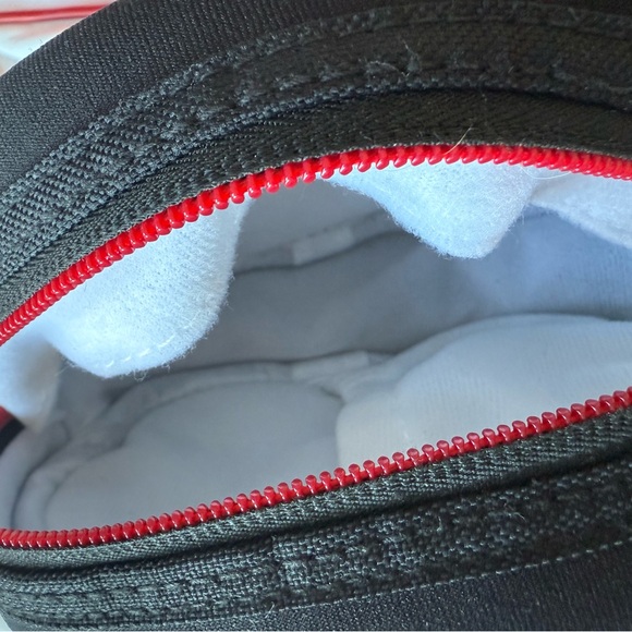 Beats by Dre Red Over-Ear Headphones - Picture 5 of 6